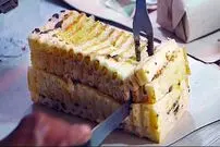 ببینید| غذای خیابانی در اندونزی؛ تهیه میان وعده با نان سرخ شده، پنیر، مربا و شکلات در جاکارتا