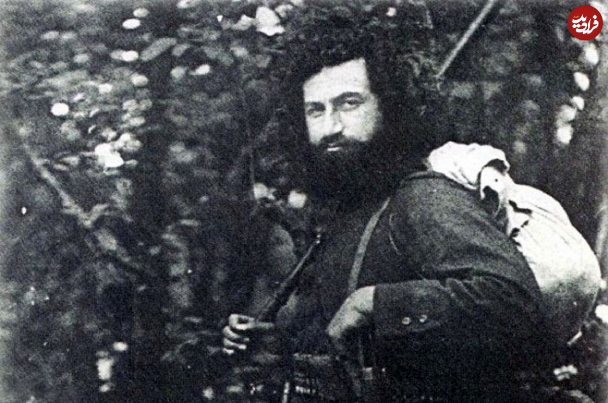 عکس؛ سفر در زمان؛ نمایی از مزار «میرزا کوچک خان» در رشت؛ سال 1357