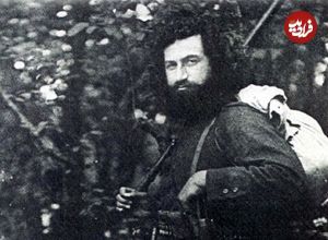 عکس؛ سفر در زمان؛ نمایی از مزار «میرزا کوچک خان» در رشت؛ سال 1357