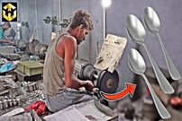 ببینید| فرآیند دیدنی تولید انبوه قاشق در کارگاهی در پاکستان