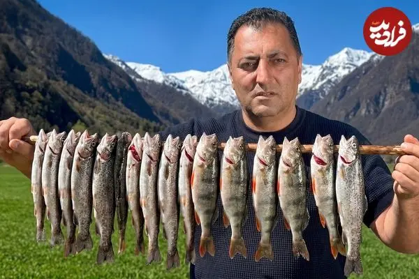 ببینید| غذای روستایی در آذربایجان؛ صید ماهی از رودخانه و کباب کردن آن روی سنگ در طبیعت
