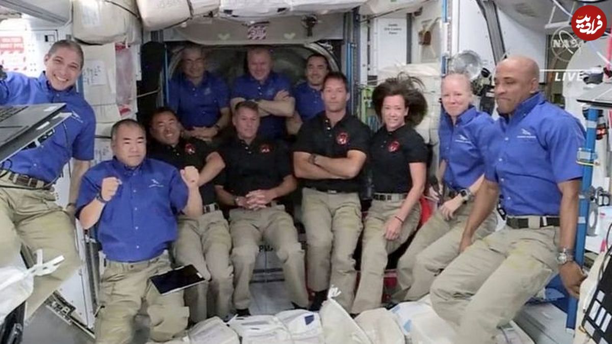 فضانوردان چطور در فضا لباس می‌شویند؟
