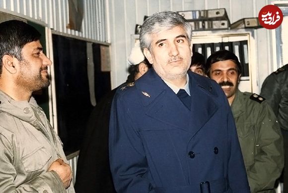 عکس؛ سفر در زمان؛ «سرتیپ ستاری در کنار هاشمی رفسنجانی و محسن رضایی»؛ سال 68