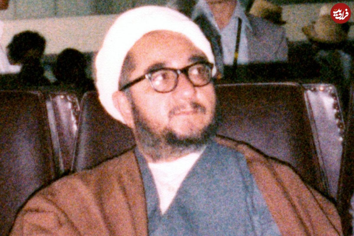 عکس| سفر در زمان؛ «محمدصادق خلخالی» در یک مسجد در کره شمالی؛ دهه 60