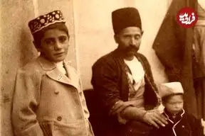 عکس| سفر به عصر قاجار؛ یک خانوادۀ ارمنی در حیاط خانه‌شان در جلفای اصفهان