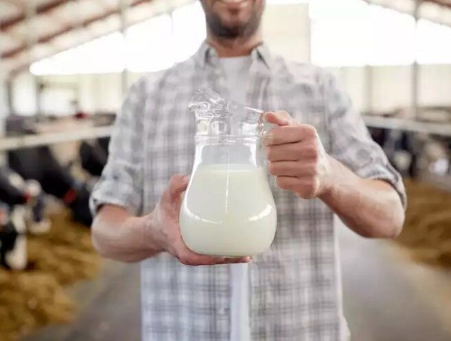 ۵ افسانه نادرست درباره شیر؛ همه مضرات شیر که واقعیت ندارد