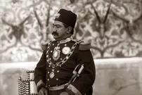 عکس؛ سفر در زمان؛ «ظل السلطان پسر مستبد ناصرالدین شاه در کنار فرزندش»؛ سال 1280