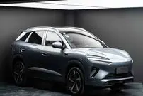 تصاویر| بی وای دی سیلیون 06، وارداتی پیشتاز خودرو در عرضه اتونوین؛ مشخصات فنی