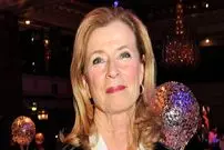 عکس| سفر در زمان؛ «لیندا لی همسر بروسلی» به همراه دخترش در یک مراسم؛ سال 1382