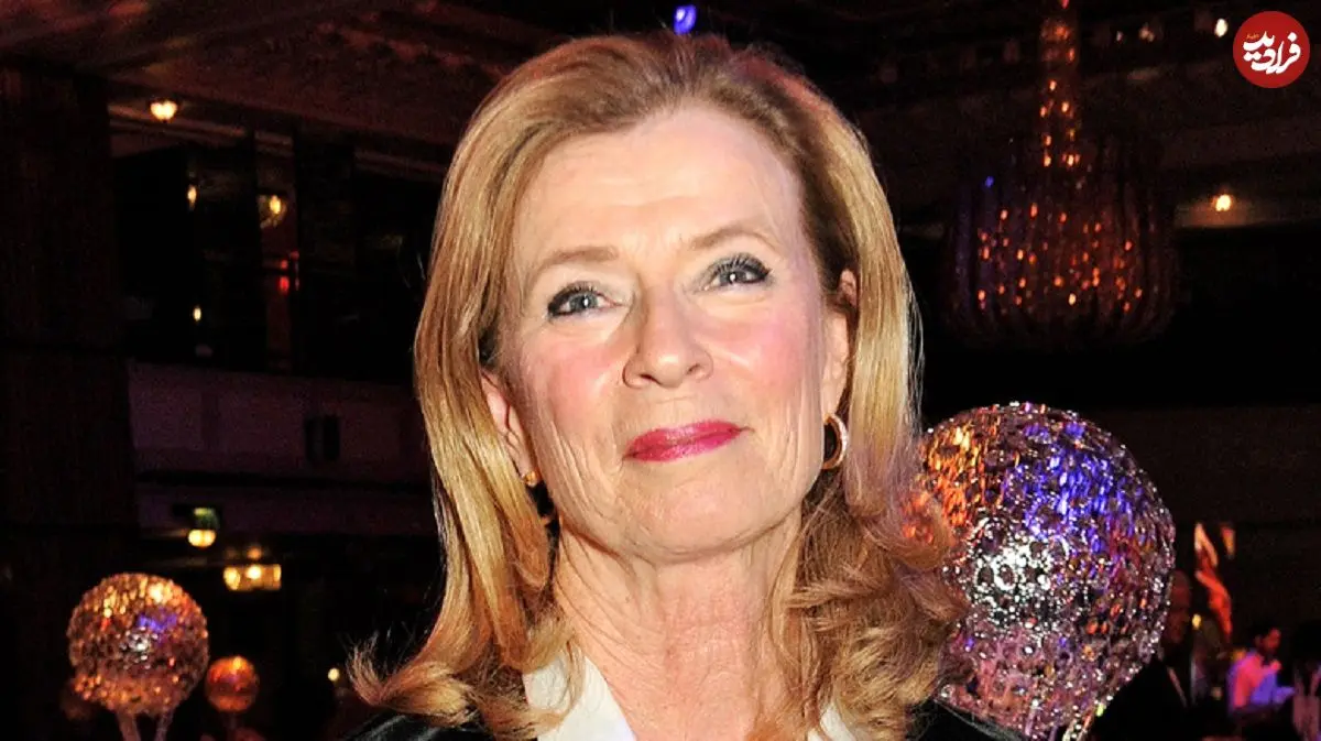 عکس| سفر در زمان؛ «لیندا لی همسر بروسلی» به همراه دخترش در یک مراسم؛ سال 1382