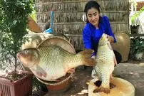 ببینید؛ غذای روستایی در چین؛ پخت یک غذای سنتی با ماهی کپور و سبزیجات