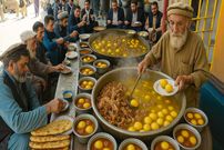 ببینید؛ غذای خیابانی در افغانستان؛ پخت 500 کیلو غذای سنتی روش (Rosh) در کابل