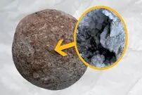 عکس| تخم دایناسور ۷۰ میلیون ساله جای بچه‌دایناسور، پر از بلور بود!