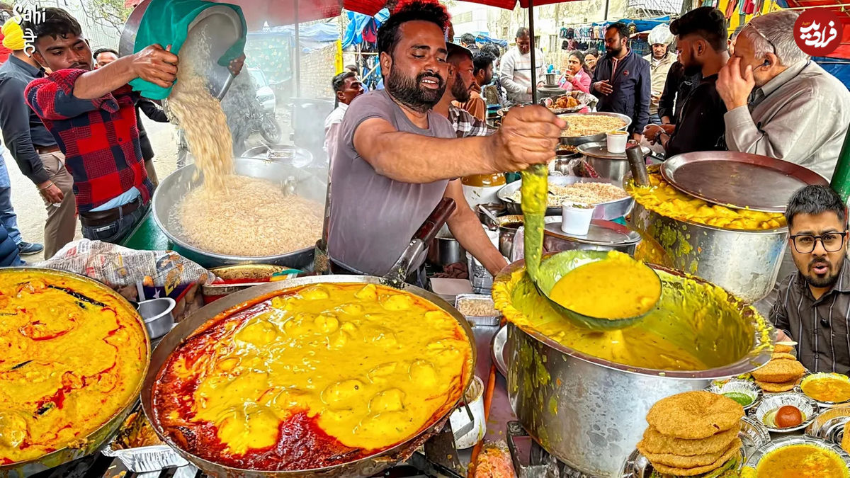 (ویدئو) غذای خیابانی در هند؛ پلو خورشت ماست و نان سرخ شده با عدسی در دهلی