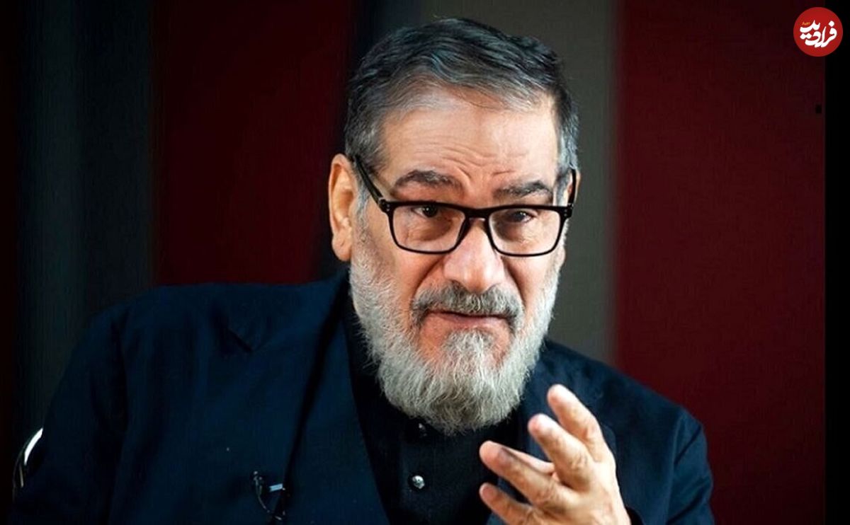 عکس؛ سفر به تاریخ؛ «دریابان شمخانی» در مراسم تشییع «گلآقا»؛ سال 1383