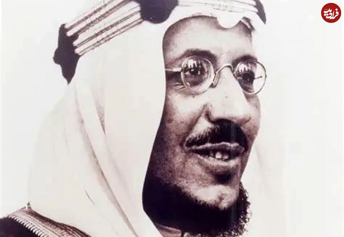 عکس| سفر در زمان؛ «ملک سعود پادشاه عربستان» در حال بازدید از کاخ عابدین مصر؛ سال 1316