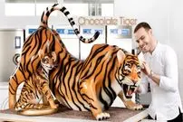 ببییند| مراحل ساخت یک ببر و توله اش در اندازه واقعی با شکلات در آمریکا