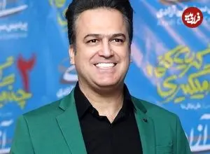 ببینید؛ لحظه احساسی بوسه حامد آهنگی بر دست مادرش در کنسرت