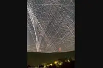 عکس روز ناسا از دنباله‌دار «PanSTARRS» در میان ماهواره‌ها