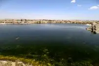 تصاویر| گَواب خوسف؛ دریاچه‌ای زمرّدین در حصار تاریخ و سکوت کویر ایران