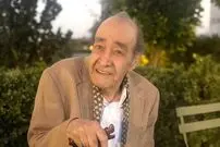 عکس| سفر زمان؛ ایرج خواجه امیری در کنار پسر بزرگ اش همایون؛ دهه 40