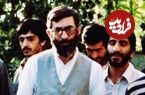 عکس؛ سفر به تاریخ؛ تصویر کمتر دیده‌شدۀ «رهبر انقلاب» با کلاه و کاپشن در ساحل دریا