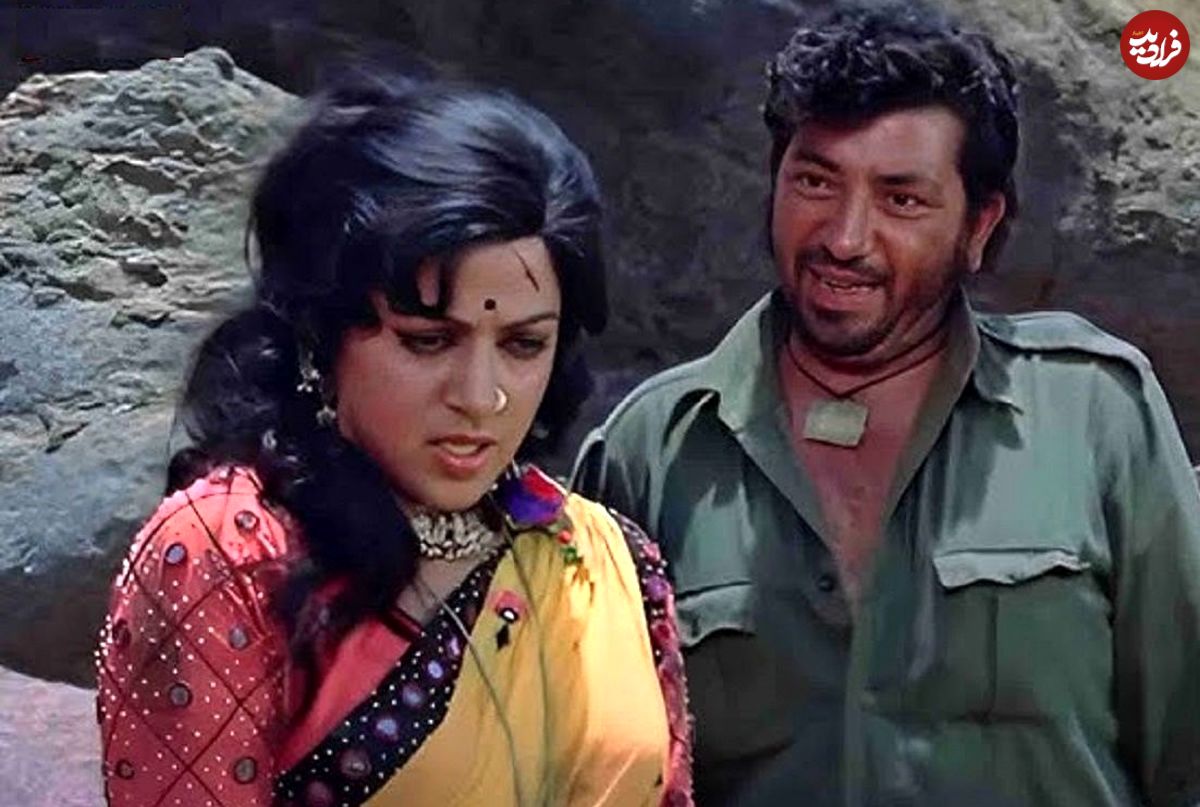 عکس| سفر در زمان؛ «بسنتی فیلم شعله» در یک نمایشگاه نقاشی در دهلی نو؛ سال 1385