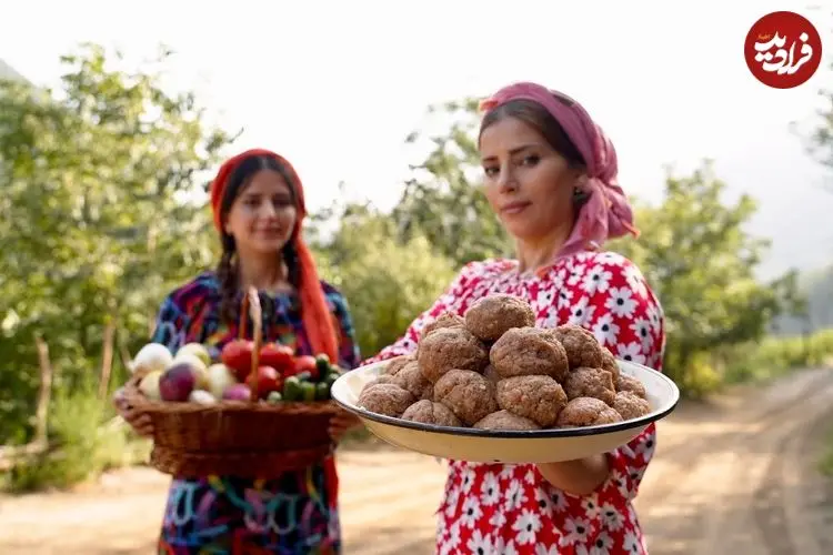 ببینید| غذای روستایی در ایران؛ پخت کوفته قلقلی با پلو زعفرانی در طبیعت