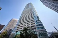 (ویدئو) شاهکار مهندسین ژاپنی؛ سالم ماندن خانه‌ها در زلزله ۷/۴ ریشتری دیروز ژاپن