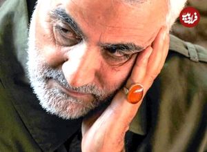 عکس؛ سفر در زمان؛ «رهبر انقلاب در حال روبوسی با سردار سلیمانی»؛ دهه 80