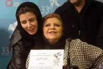 عکس| سفر زمان؛ «ناصر ملک‌مطیعی و زری خوشکام» در نمایی از سریال سلطان صاحبقران؛ سال 54
