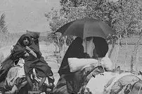 عکس| سفر زمان؛ الاغ‌سواری در یکی از جاده‌های اطراف تهران در دوران قاجار