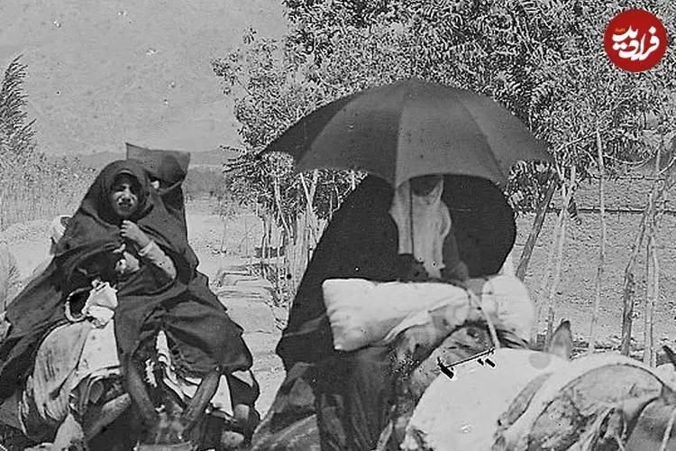 عکس| سفر زمان؛ الاغ‌سواری در یکی از جاده‌های اطراف تهران در دوران قاجار
