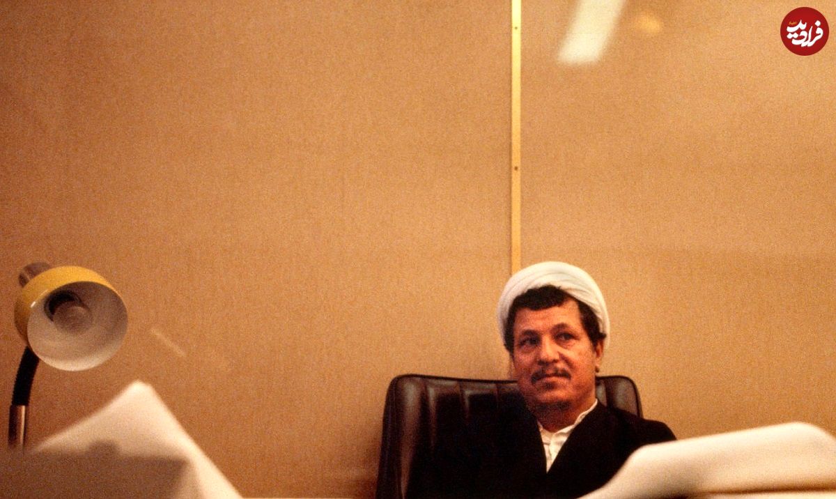 عکس؛ سفر در زمان؛ «هاشمی رفسنجانی در حال گریه در مراسم تشییع امام خمینی»؛ سال 68