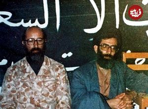 عکس؛ سفر به تاریخ؛ «رهبر انقلاب، دکتر چمران و هاشمی رفسنجانی» در صحرای طبس؛ سال 1359