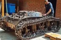 ببینید| مراحل دیدنی ساخت یک تانک مینیاتوری با قطعات خودروهای قدیمی در بلژیک