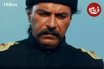 عکس| سفر در زمان؛ «ارسلان میرزا» سریال بانوی عمارت در یک مراسم سینمایی؛ سال 1402