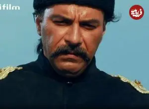 عکس| سفر در زمان؛ «ارسلان میرزا» سریال بانوی عمارت در یک مراسم سینمایی؛ سال 1402