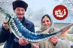 ببینید| غذای روستایی در آذربایجان؛ کباب کردن ماهی خاویاری در هوای برفی