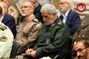 عکس؛ سفر در زمان؛ «سردار قاآنی» در حال عیادت از دوست جانبازش؛ دهه 60