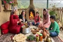 ببینید| غذای روستایی در ایران؛ پخت آش رشته سنتی  و نان محلی در روستایی کوهستانی