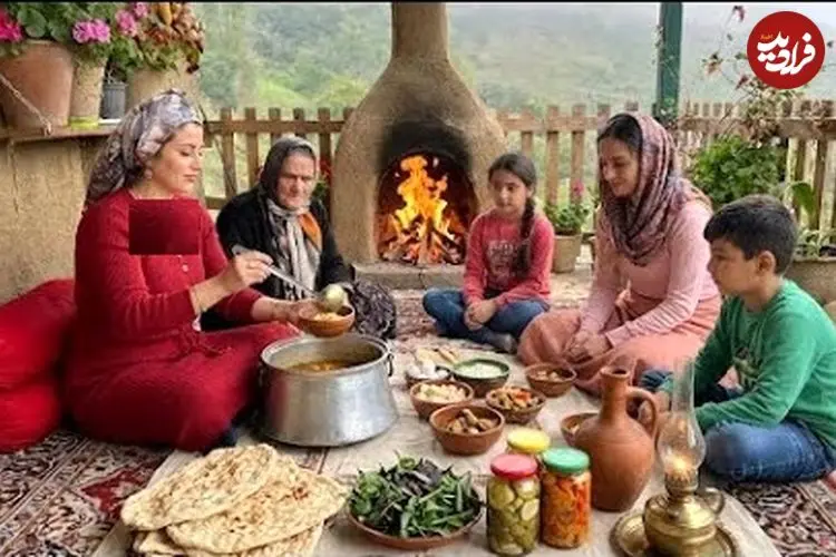 ببینید| غذای روستایی در ایران؛ پخت آش رشته سنتی  و نان محلی در روستایی کوهستانی