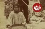 عکس| سفر زمان؛ زنان اهل سلماس در حال پاک کردن گندم در دوران قاجار