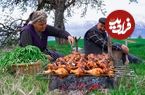 ببینید؛ غذای روستایی در آذربایجان؛ کباب ران مرغ با سبزیجات تازه در طبیعت