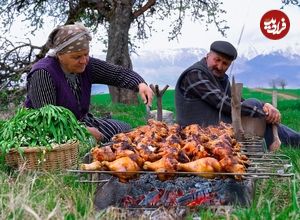 ببینید؛ غذای روستایی در آذربایجان؛ کباب ران مرغ با سبزیجات تازه در طبیعت
