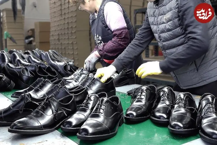 ببینید| فرآیند تماشایی تولید کفش های چرمی در کارخانه ای در کره جنوبی