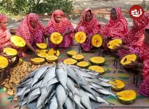 ببینید| غذای روستایی در هند؛ پخت یک غذای سنتی با ماهی صبور، کدو تنبل و سیب زمینی