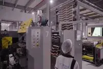 (ویدئو) فرآیند تولید لیوان کاغذی یک بار مصرف در یک کارخانه اماراتی