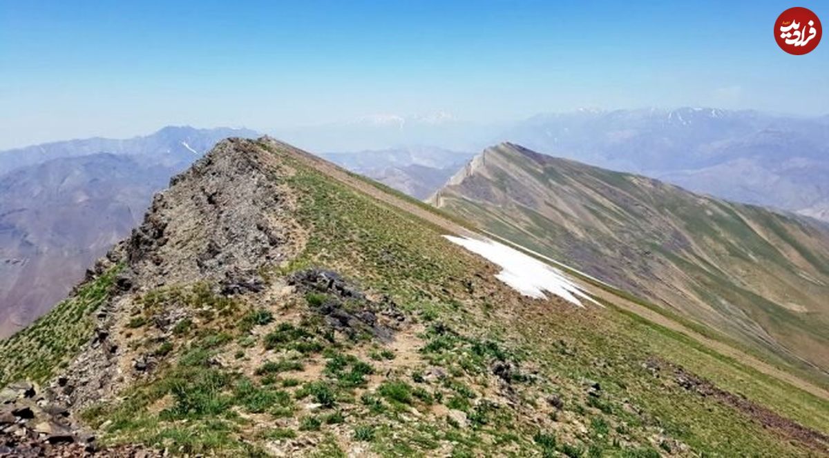 قله لاله‌های وحشی با زمستان‌های استخوان‌سوز