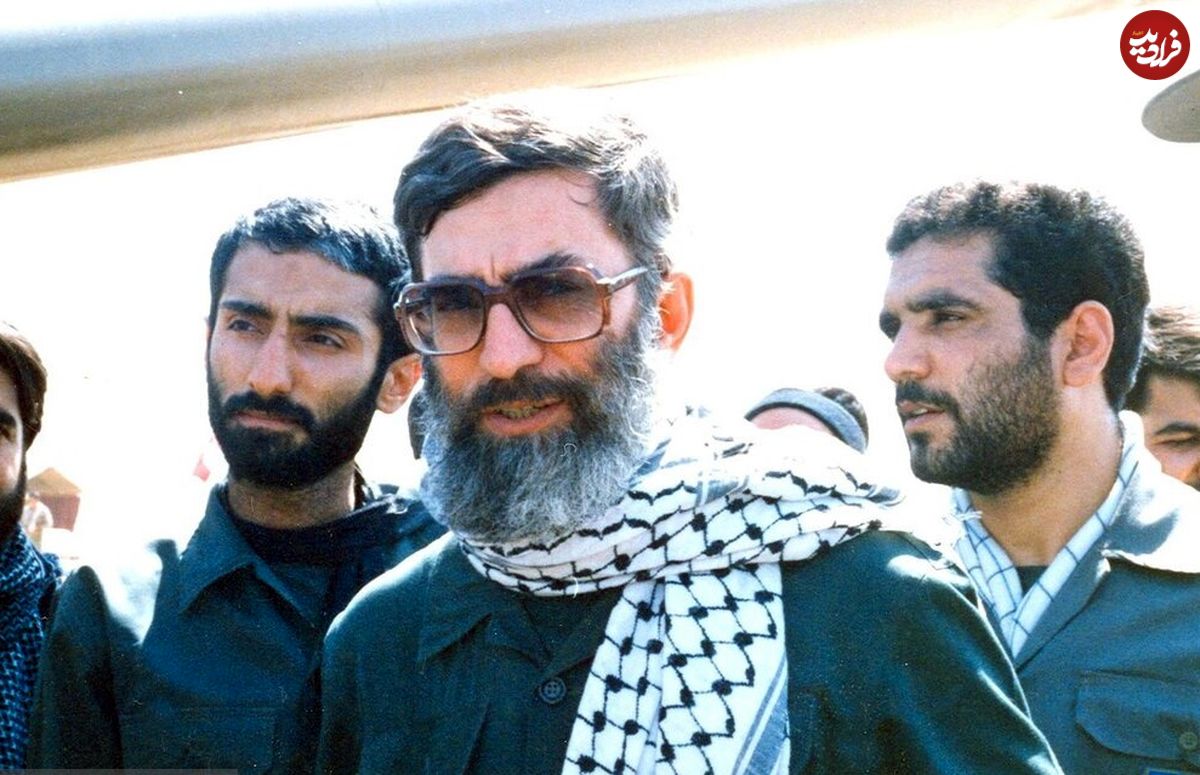 عکس؛ سفر به تاریخ؛ «رهبر انقلاب» در کنار مادرشان «بانو خدیجه میردامادی»؛ دهۀ 1360